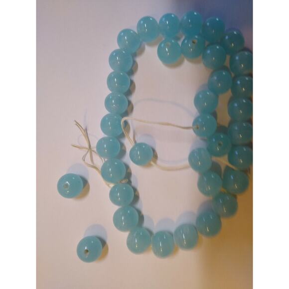 37 Cherry Brand Light Blue Translucent Round Vintage Glass Beads 13/14 mm Japan - Picture 4 of 7